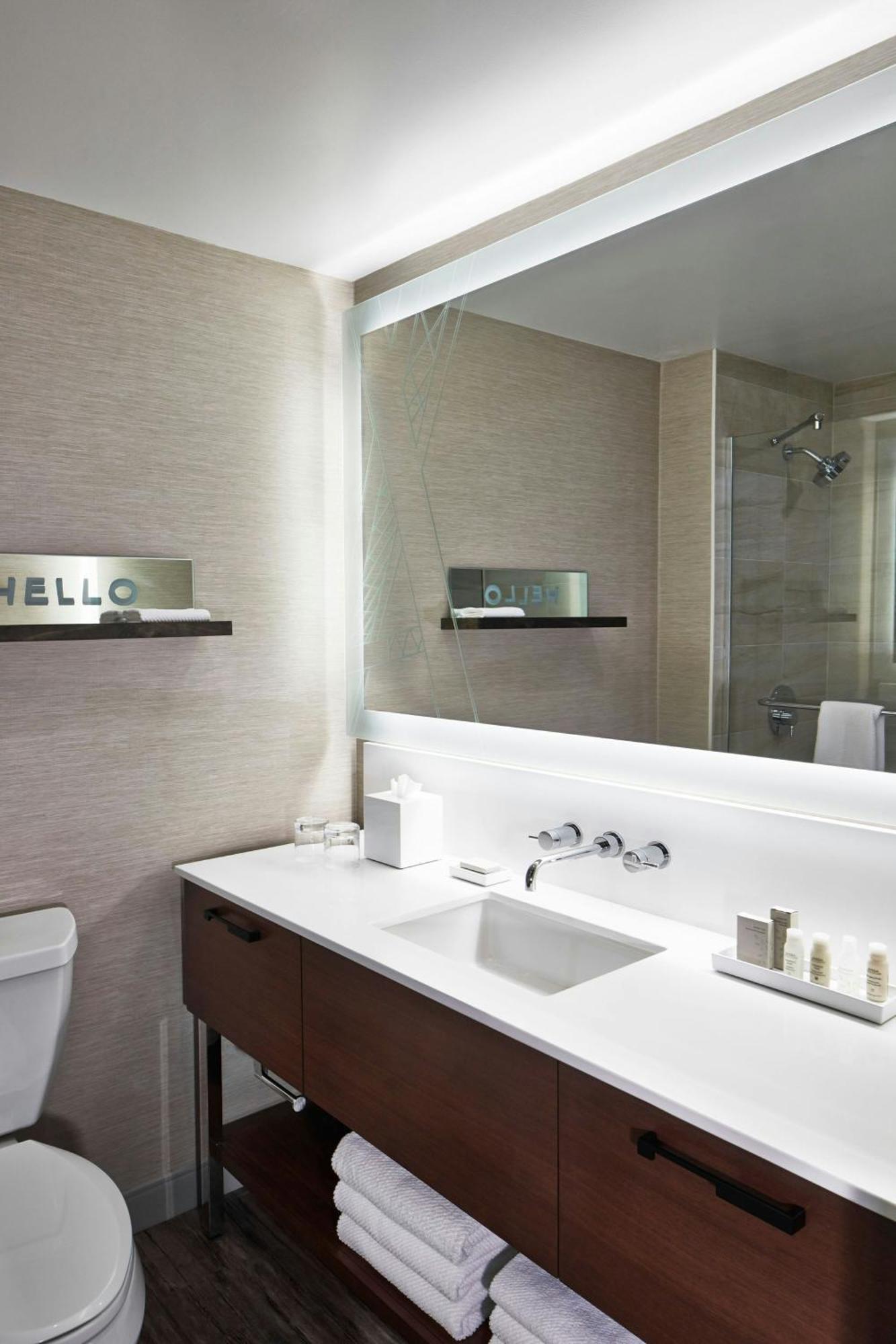 The Del Monte Lodge Renaissance Rochester Hotel & Spa Bagian luar foto