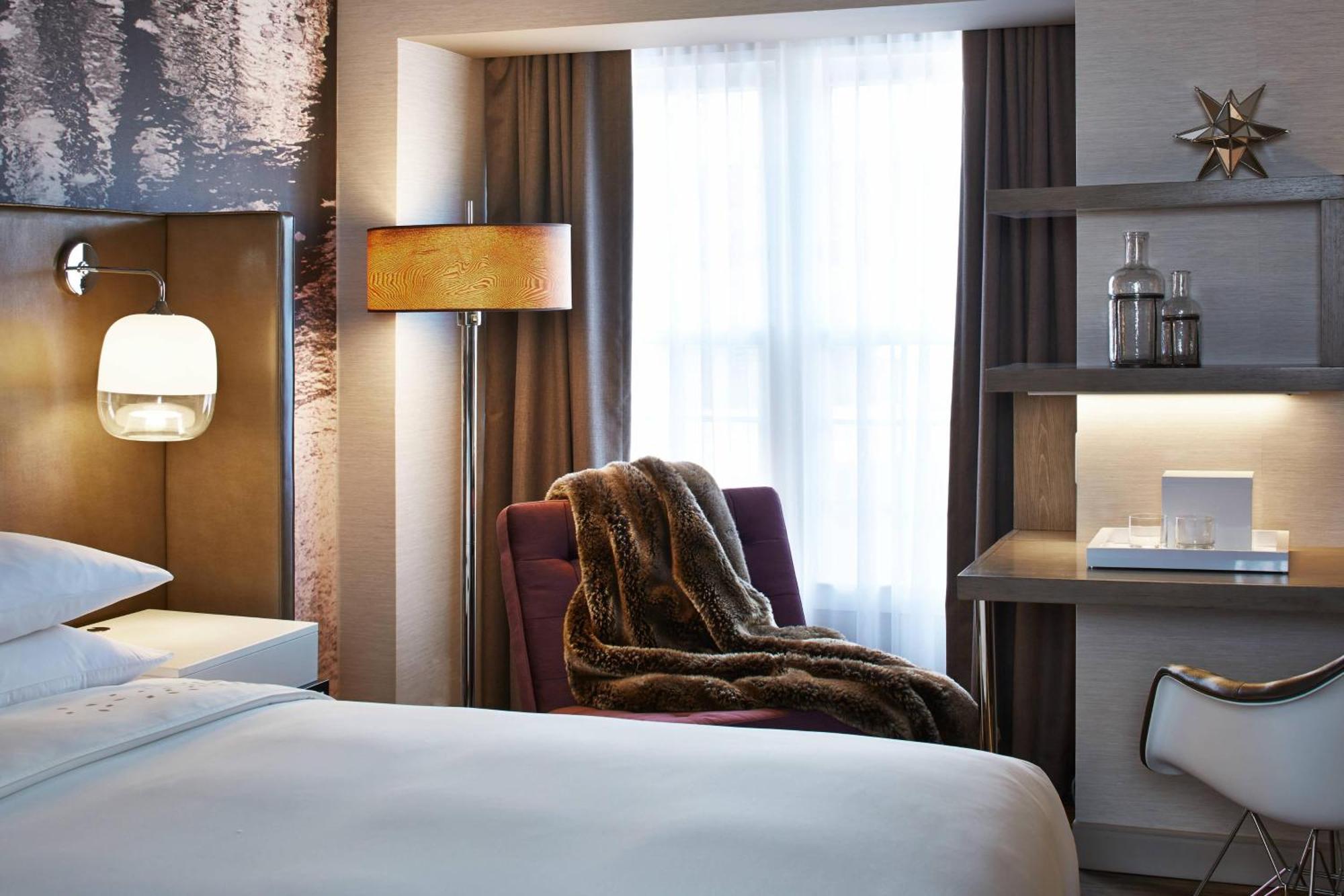 The Del Monte Lodge Renaissance Rochester Hotel & Spa Bagian luar foto