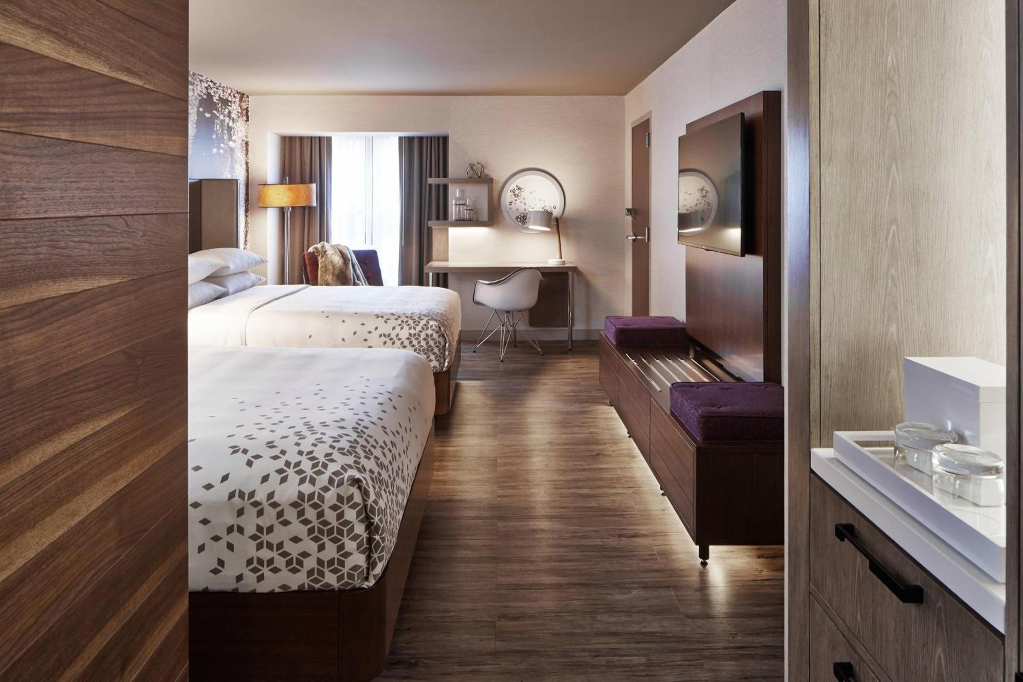 The Del Monte Lodge Renaissance Rochester Hotel & Spa Bagian luar foto