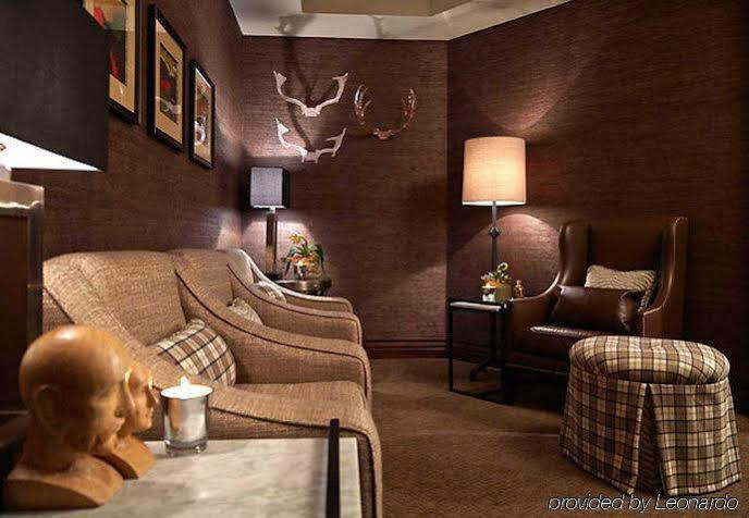 The Del Monte Lodge Renaissance Rochester Hotel & Spa Bagian luar foto